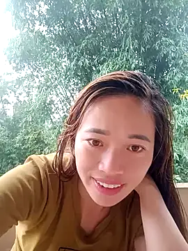 little-effy online show from May 18, 2026, 3:24 am