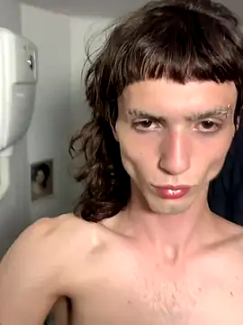 Alayafatttt online show from December 15, 2025, 4:50 am