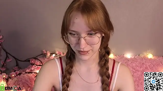 Snapshot of EmmaPratt chatting on January 12, 2026, 8:30 am EmmaPratt online show from January 12, 2026, 8:30 am