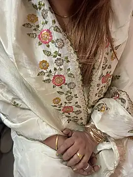 Snapshot of butterflyslay chatting on April 8, 2026, 4:01 am butterflyslay online show from April 8, 2026, 4:01 am