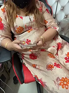 Snapshot of butterflyslay chatting on April 10, 2026, 8:41 am butterflyslay online show from April 10, 2026, 8:41 am