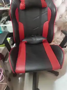 Snapshot of butterflyslay chatting on April 15, 2026, 1:34 am butterflyslay online show from April 15, 2026, 1:34 am