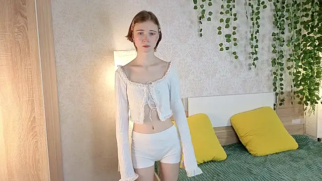 Snapshot of ViollaBloom chatting on December 15, 2025, 1:43 am ViollaBloom online show from December 15, 2025, 1:43 am