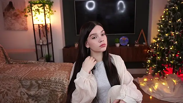 CarolynnDepetris online show from December 16, 2025, 7:46 am