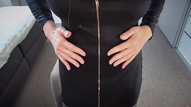 Snapshot of Dutchamber38 chatting on March 4, 2025, 8:57 am Dutchamber38 online show from March 4, 2025, 8:57 am