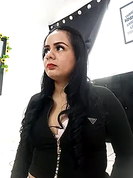 Snapshot of Violetawiliams chatting on December 15, 2025, 1:48 pm Violetawiliams online show from December 15, 2025, 1:48 pm