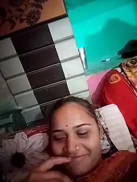 Snapshot of Aaisha_01 chatting on December 17, 2025, 8:53 am Aaisha 01 online show from December 17, 2025, 8:53 am