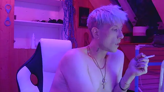 AskAveryAnything online show from April 27, 2026, 9:13 pm