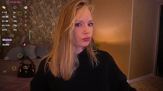 Snapshot of MollyyMayy chatting on May 14, 2026, 1:23 am MollyyMayy online show from May 14, 2026, 1:23 am