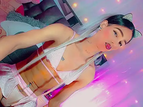 agathaferrer3 online show from February 11, 2026, 7:24 am