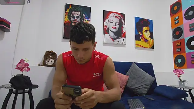 Snapshot of MagnusKnight_ chatting on March 4, 2026, 8:26 pm MagnusKnight online show from March 4, 2026, 8:26 pm