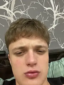 robertkingsize online show from December 14, 2025, 3:01 am