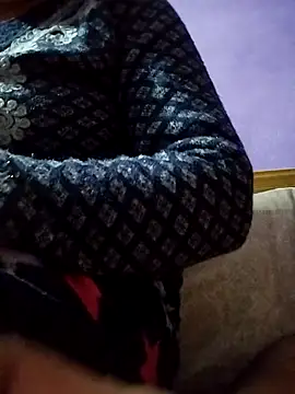 Snapshot of Sweet_Couple_01 chatting on December 15, 2025, 5:50 pm Sweet Couple 01 online show from December 15, 2025, 5:50 pm