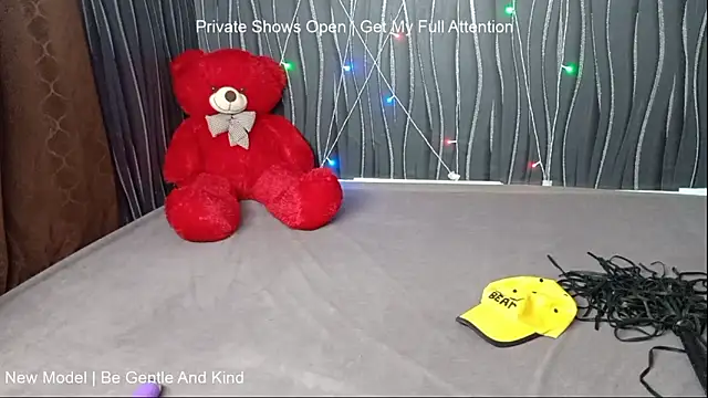 khushigoesnaughty0 online show from February 9, 2026, 7:34 am