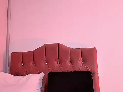 emma honey   online show from February 24, 2026, 3:15 am