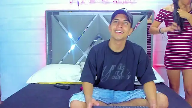 Snapshot of THREE_ENCHANTED chatting on December 16, 2025, 12:04 am THREE ENCHANTED online show from December 16, 2025, 12:04 am