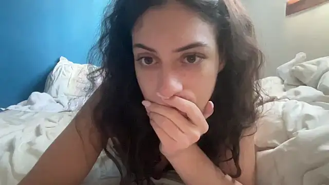 CoquineCharmeuse online show from January 10, 2026, 1:24 pm