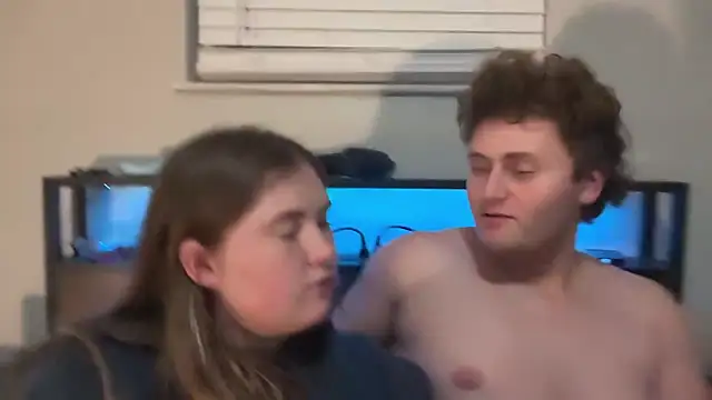 bunnybun06 online show from December 22, 2025, 8:33 am