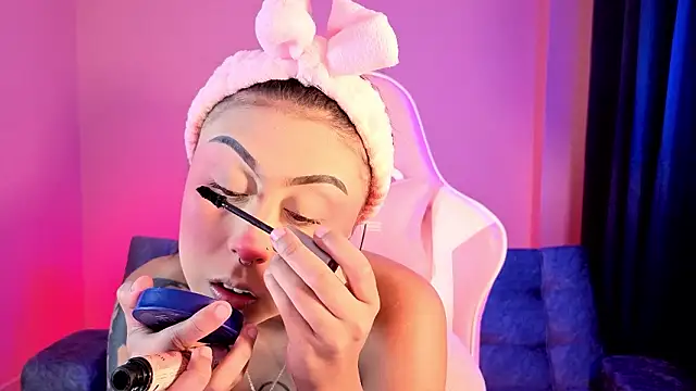 sharonbone online show from March 17, 2026, 3:33 am