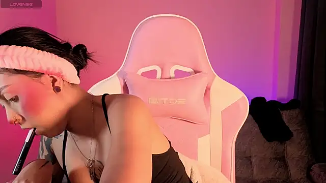 sharonbone online show from April 10, 2026, 4:28 am