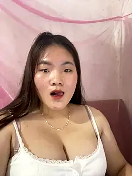 Snapshot of Moonlight_see123 chatting on December 15, 2025, 1:59 pm Moonlight see123 online show from December 15, 2025, 1:59 pm