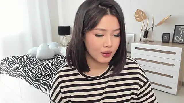 Brunette Charm online show from March 11, 2026, 11:16 am