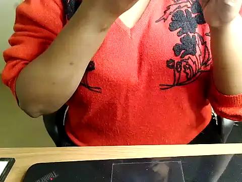 Snapshot of Goddess_cherry chatting on December 16, 2025, 10:42 am Goddess cherry online show from December 16, 2025, 10:42 am