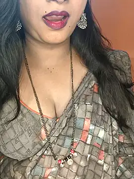 Snapshot of Rachu_love chatting on April 24, 2026, 4:42 pm Rachu love online show from April 24, 2026, 4:42 pm