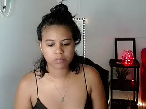 Snapshot of Shawnycarson chatting on April 29, 2026, 6:03 pm Shawnycarson online show from April 29, 2026, 6:03 pm
