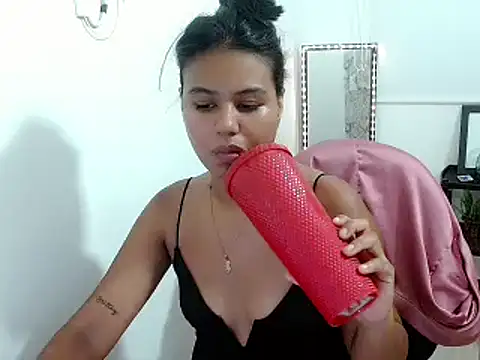 Snapshot of Shawnycarson chatting on May 12, 2026, 6:05 pm Shawnycarson online show from May 12, 2026, 6:05 pm