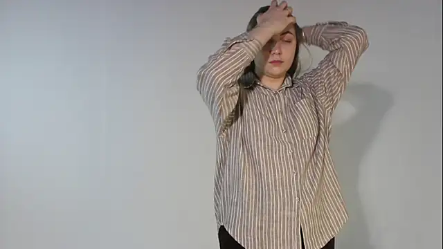 UmbraElaris online show from April 16, 2026, 12:06 pm