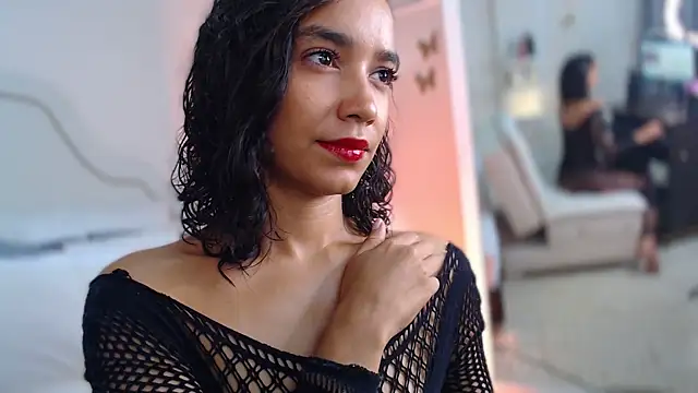 Snapshot of crystalkova chatting on December 16, 2025, 12:54 pm crystalkova online show from December 16, 2025, 12:54 pm