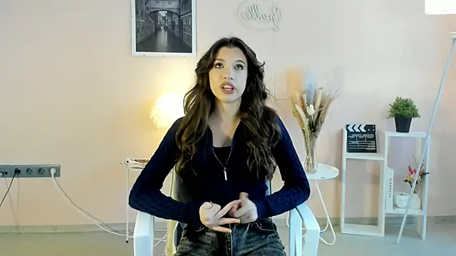 SherronRegler online show from December 21, 2025, 6:09 am