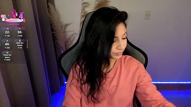 Snapshot of chloebum_ chatting on May 13, 2026, 10:56 am chloebum online show from May 13, 2026, 10:56 am