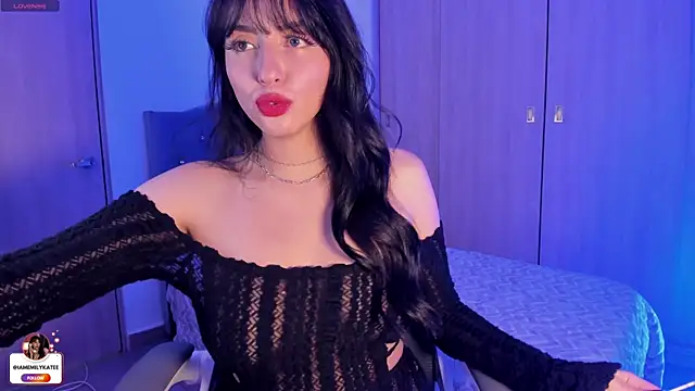 Snapshot of emily_kate_ chatting on June 19, 2026, 1:21 am emily kate online show from June 19, 2026, 1:21 am