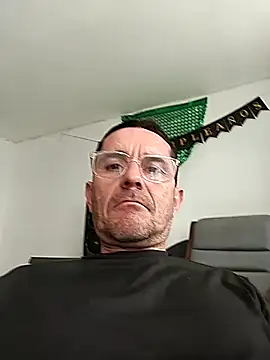 Maxhot3108 online show from March 3, 2026, 7:09 pm