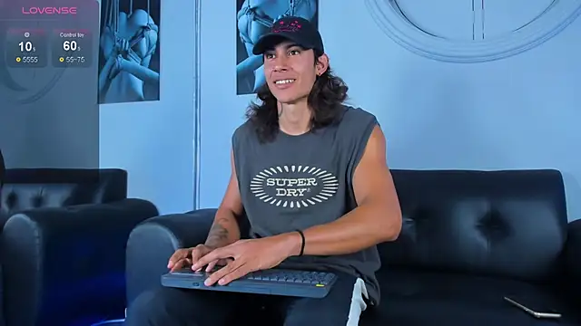 Snapshot of Jese_23 chatting on December 16, 2025, 7:19 pm Jese 23 online show from December 16, 2025, 7:19 pm