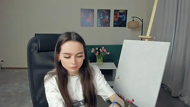 Snapshot of YvonneRobes chatting on December 14, 2025, 12:10 pm YvonneRobes online show from December 14, 2025, 12:10 pm