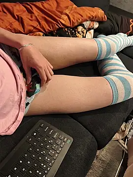 Snapshot of Femboitea-official chatting on May 9, 2026, 2:39 am Femboitea-official online show from May 9, 2026, 2:39 am