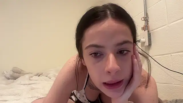 Snapshot of faithluvv chatting on January 7, 2026, 12:13 am faithluvv online show from January 7, 2026, 12:13 am