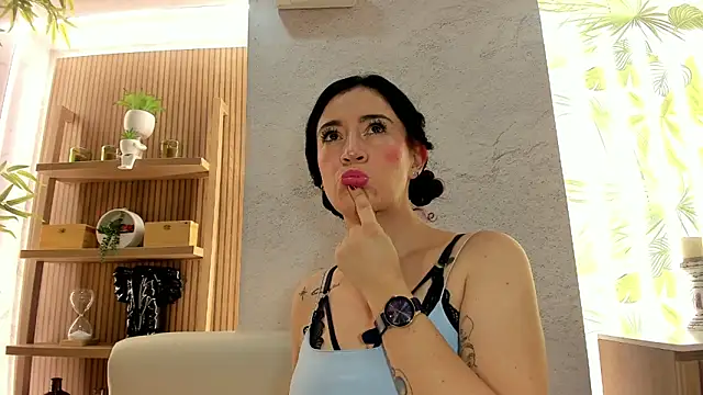 Snapshot of Victoria01_ chatting on May 31, 2026, 1:14 am Victoria01 online show from May 31, 2026, 1:14 am