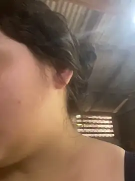 Snapshot of Maduzinha_ofc chatting on December 16, 2025, 1:38 pm Maduzinha ofc online show from December 16, 2025, 1:38 pm