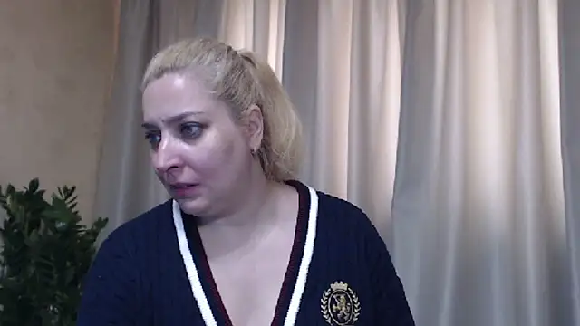 Snapshot of sweetpussy13 chatting on April 22, 2026, 5:54 am sweetpussy13 online show from April 22, 2026, 5:54 am