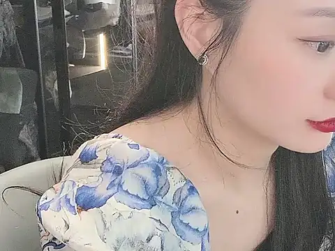 Snapshot of lisachen13 chatting on December 15, 2025, 7:01 am lisachen13 online show from December 15, 2025, 7:01 am