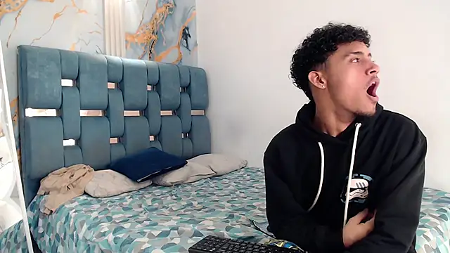 DIAMOND BLACKS online show from April 10, 2026, 7:46 am