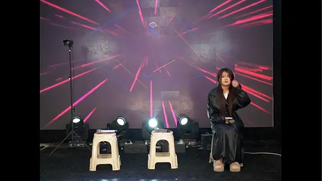 Snapshot of Xiaomei668 chatting on December 15, 2025, 12:53 pm Xiaomei668 online show from December 15, 2025, 12:53 pm