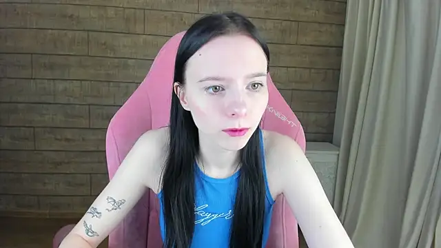 ArinaKubrick online show from April 17, 2026, 4:10 pm