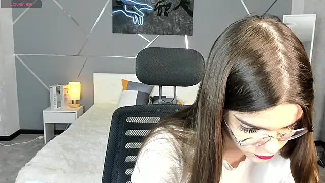 miss  evelyne online show from January 13, 2026, 8:08 am