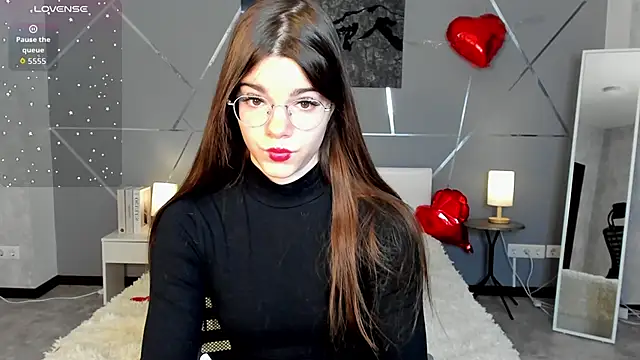 miss  evelyne online show from February 18, 2026, 1:01 am