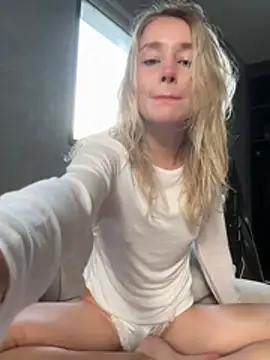 Snapshot of sssativa_more chatting on January 7, 2026, 9:34 am sssativa more online show from January 7, 2026, 9:34 am